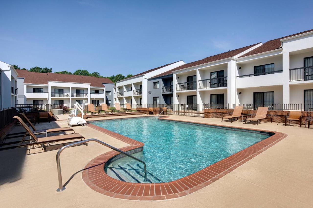 Courtyard Atlanta Norcross/Peachtree Corners Hotel Exterior photo