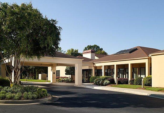 Courtyard Atlanta Norcross/Peachtree Corners Hotel Exterior photo