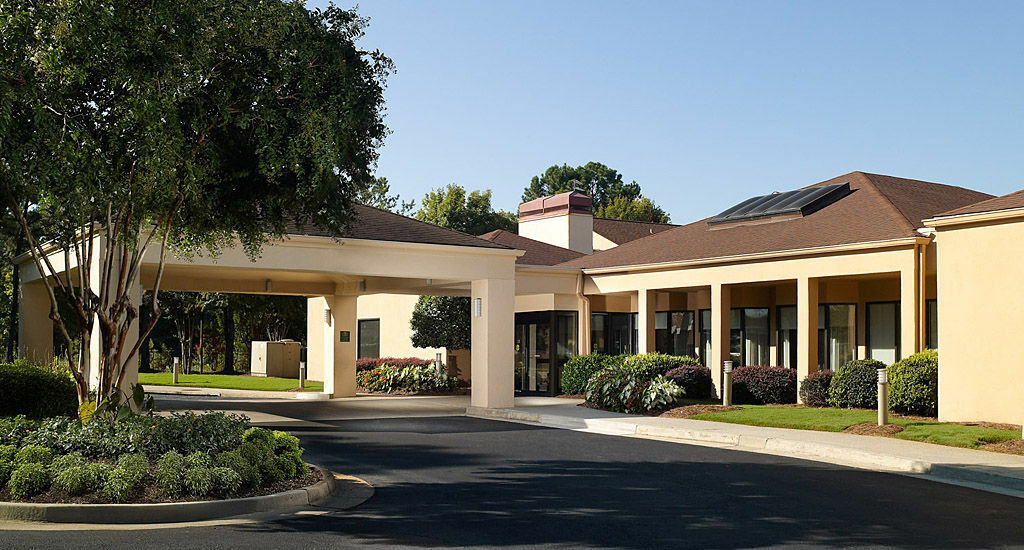 Courtyard Atlanta Norcross/Peachtree Corners Hotel Exterior photo