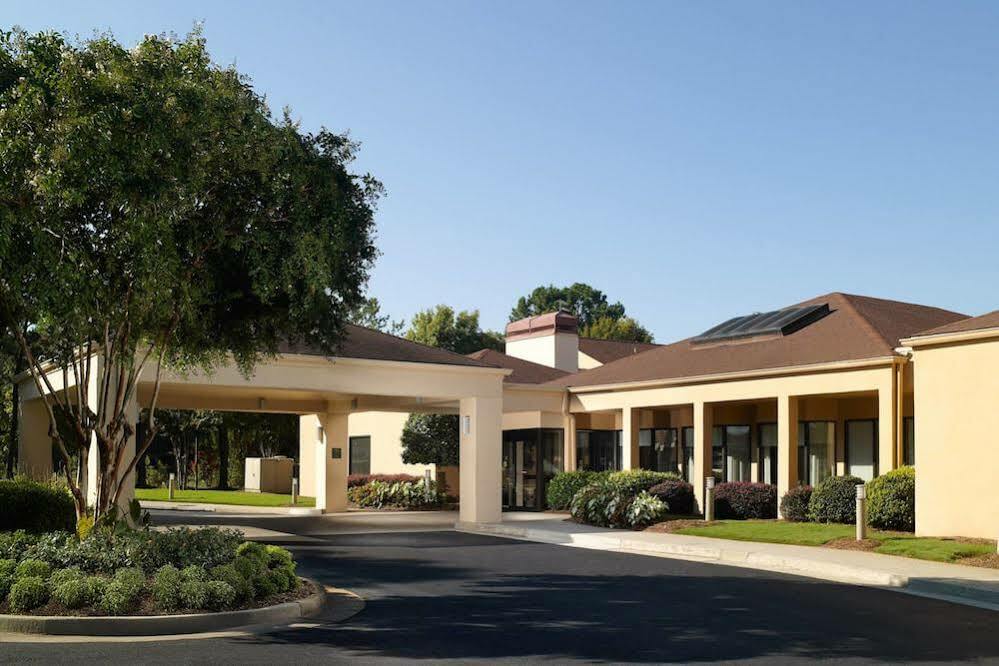 Courtyard Atlanta Norcross/Peachtree Corners Hotel Exterior photo